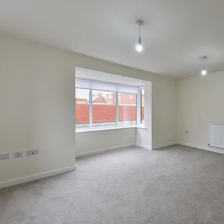 Image 5 - unnamed road, Carlton, NG4 4NF, United Kingdom - House for rent