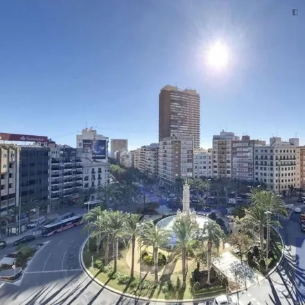 Image 1 - Plaça dels Estels / Plaza de los Luceros, 03003 Alicante, Spain - Apartment for rent