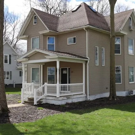 Buy this 4 bed house on 401 Ross Street in Walnut, Bureau County