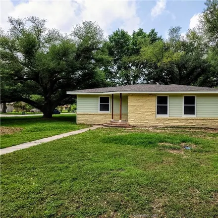 Image 2 - 1208 Willow Street, Hearne, TX 77859, USA - House for sale