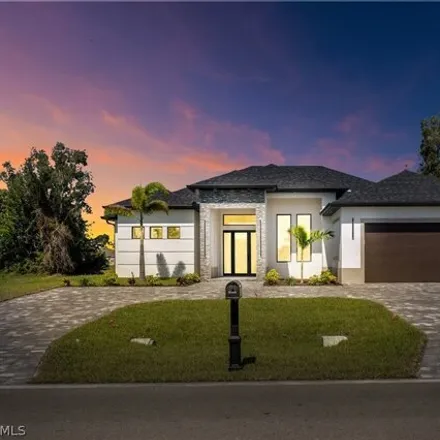 Image 1 - 309 Chiquita Boulevard North, Cape Coral, FL 33993, USA - House for sale