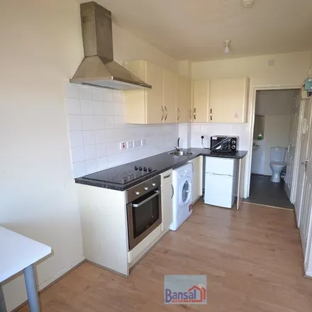 Rent this studio apartment on 105 Gulson Road in Coventry, CV1 2HY