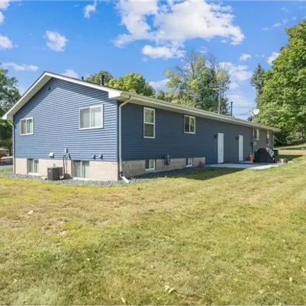 Image 7 - 173 Emory Drive, River Falls, WI 54022, USA - House for sale