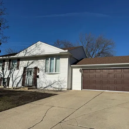 Image 4 - 714 Woodland Heights Boulevard, Streamwood, IL 60107, USA - Apartment for rent