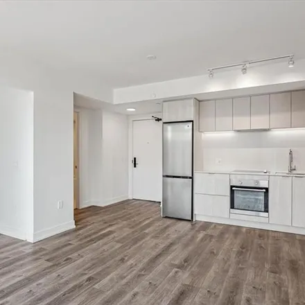 Rent this 3 bed apartment on Ferguson Avenue North in Hamilton, ON L8R 3P2
