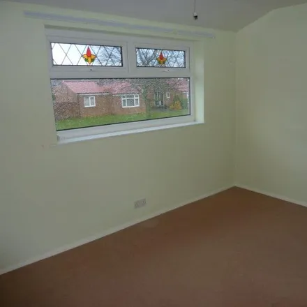 Image 6 - Skirlaw Road, Newton Aycliffe, DL5 5PN, United Kingdom - Townhouse for rent