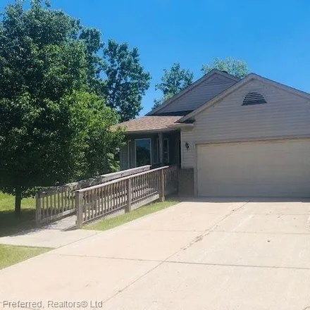 Buy this 3 bed house on 25360 Church Court in Roseville, MI 48066
