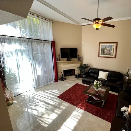 Image 5 - 387 West Wilson Street, Thurin, Costa Mesa, CA 92627, USA - Townhouse for sale