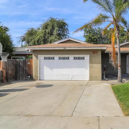Buy this 3 bed house on 3146 Paula Avenue in Clovis, CA 93612