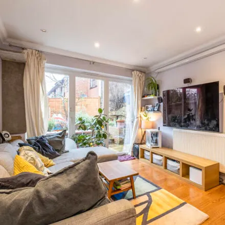 Image 4 - Nightingale Road, London, NW10 4RG, United Kingdom - Apartment for sale