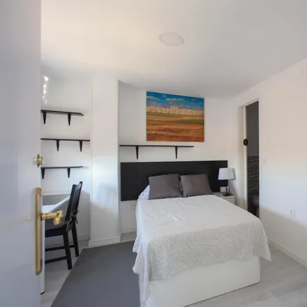Rent this 3 bed room on Carrer de Jeroni de Montsoriu in 46022 Valencia, Spain