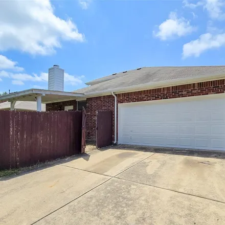 Rent this 3 bed apartment on 2924 Clear Creek Drive in Rockwall, TX 75032