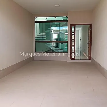 Buy this 3 bed house on Rua Umberto Nery in Aeroporto, Juiz de Fora - MG