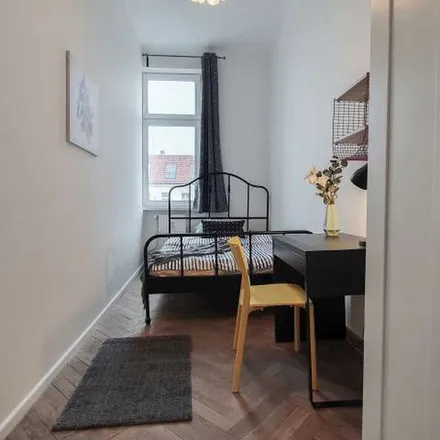 Rent this 5 bed apartment on Detmolder Straße 58 in 10715 Berlin, Germany