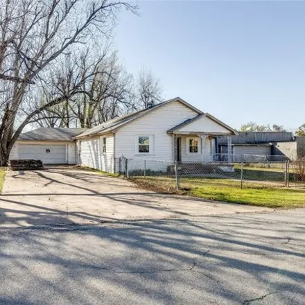 Image 2 - 6659 Northeast 23rd Street, Midwest City, OK 73141, USA - House for sale