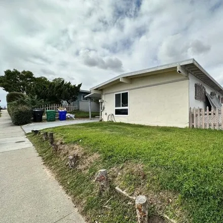 Image 3 - 4872 Bunnell Street, San Diego, CA 92113, USA - House for sale