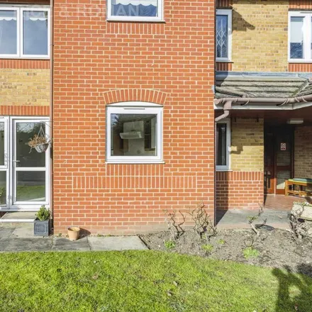 Rent this 1 bed apartment on Manor Road North in Elmbridge, KT10 0BE