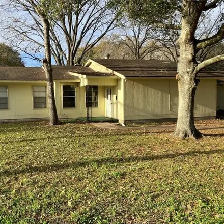 Buy this 2 bed house on 217 East 7th Street in El Campo, TX 77437