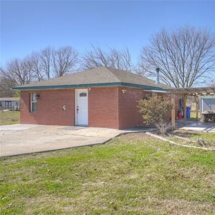 Buy this 1 bed house on South 278th East Avenue in Coweta, OK 94429