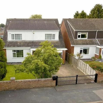 Buy this 4 bed house on St Georges Avenue in Hinckley, LE10 0TF