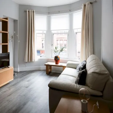 Rent this 1 bed apartment on Bibi's Cantina in 599-601 Dumbarton Road, Thornwood