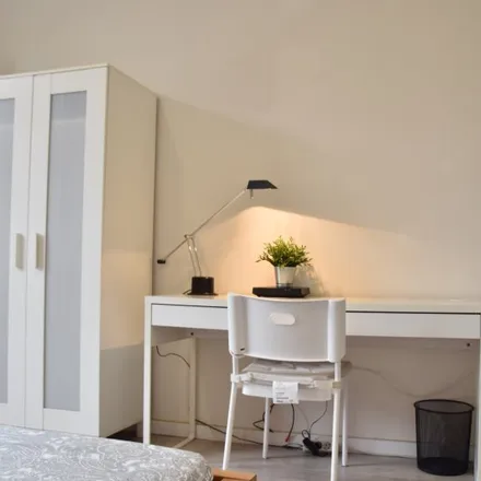 Rent this 8 bed room on Carrer dels Adressadors in 46001 Valencia, Spain