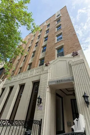 Image 1 - 925 West Carmen Avenue - Apartment for rent