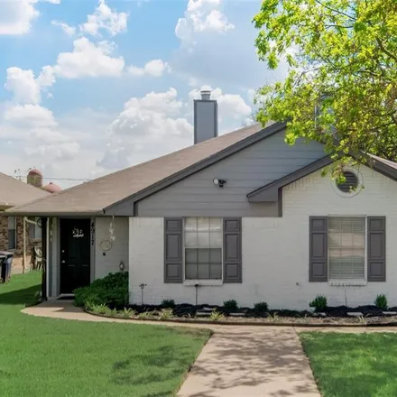 Rent this 2 bed duplex on 4400 Geddes Avenue in Fort Worth, TX 76107