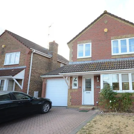 Rent this 4 bed house on 18 Regent Close in Reading, RG6 4EZ