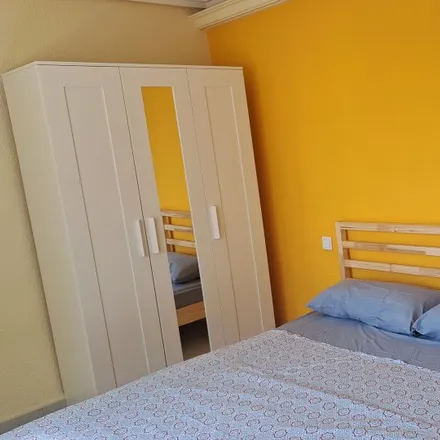 Rent this 3 bed room on Carrer del Teide in 4, 46011 Valencia