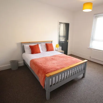 Rent this 4 bed room on Sainsbury's Local in 18A Carholme Road, Lincoln
