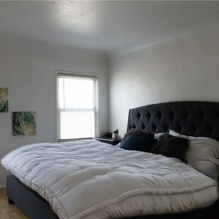 Rent this 3 bed apartment on 4121 Garthwaite Avenue in Los Angeles, CA 90008
