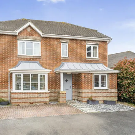 Buy this 4 bed house on Wiltshire Crescent in Basingstoke, RG22 5FE