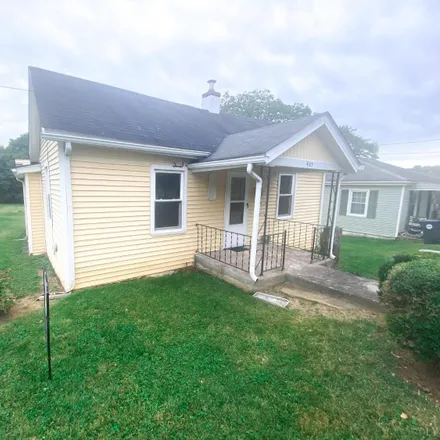 Buy this 3 bed house on 403 West King Street in Bedford, VA 24523