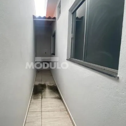 Rent this 2 bed house on Rua Vieira Gonçalves in Martins, Uberlândia - MG