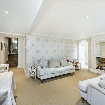 Rent this 2 bed apartment on 68 North Worple Way in London, SW14 8PR