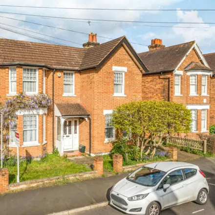 Buy this 3 bed house on Oakdale Road in Weybridge, KT13 8EJ