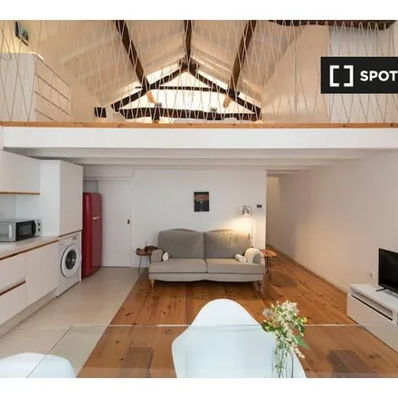 Rent this studio apartment on Rua do Instituto de Cegos de São Manuel in 4050-466 Porto, Portugal