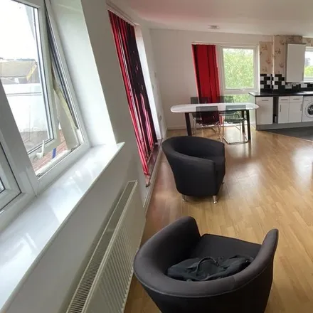 Rent this 3 bed apartment on 16 Marsden Gardens in Dartford, DA1 5GF
