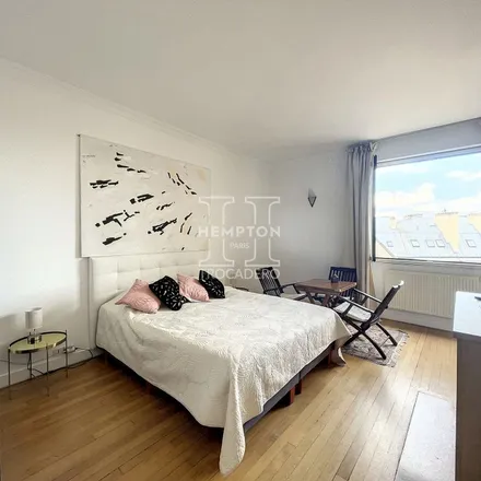 Rent this 5 bed apartment on 30 x Route d'Auteuil aux Lacs in 75016 Paris, France