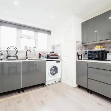 Buy this 2 bed apartment on Love Lane in London, IG8 8BB