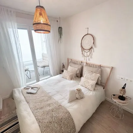 Image 4 - Calle Paris, 29660 Marbella, Spain - Apartment for rent