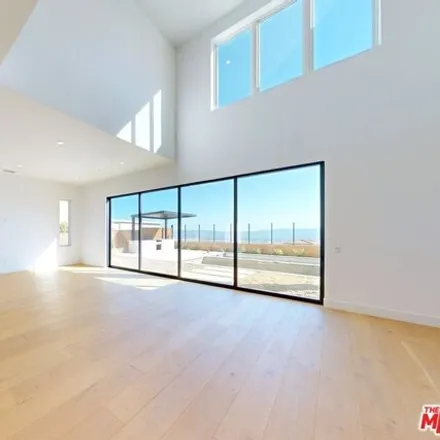 Image 9 - 20282 Willoughby Lane, Los Angeles, CA 91326, USA - House for sale