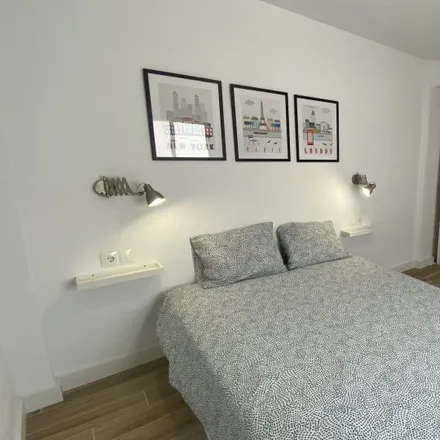 Rent this 3 bed room on Avinguda d'Alcoi / Avenida de Alcoy in 03004 Alicante, Spain