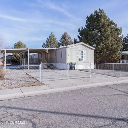 Buy this studio apartment on 624 Shirley Street in Bloomfield, NM 87413