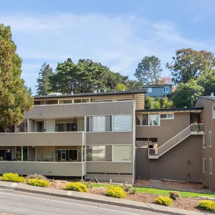 Image 1 - 5 Andrew Drive, Bel Aire, Tiburon, CA 94920, USA - Condo for rent