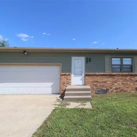 Buy this 3 bed house on 1044 Parkside Lane in Junction City, KS 66441