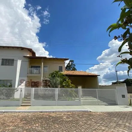 Rent this 4 bed house on Condomínio Solar de Brasilia in Quadra 3, Condomínio Solar de Brasília