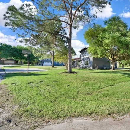 Image 7 - 211 Twin Oak Drive, Wilson County, TX 78121, USA - House for sale
