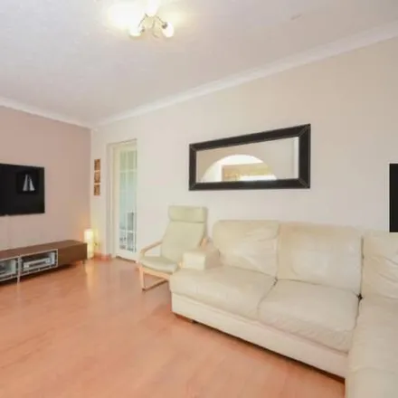 Rent this 3 bed house on Hurstfield Crescent in London, UB4 8DW